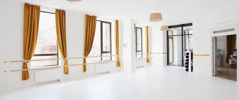 gallery slide