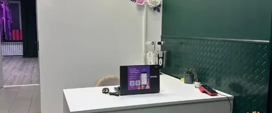 gallery slide